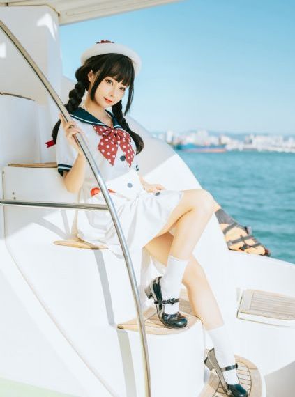 女大学生的沙龙