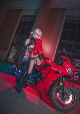 图书馆里的女朋友动漫